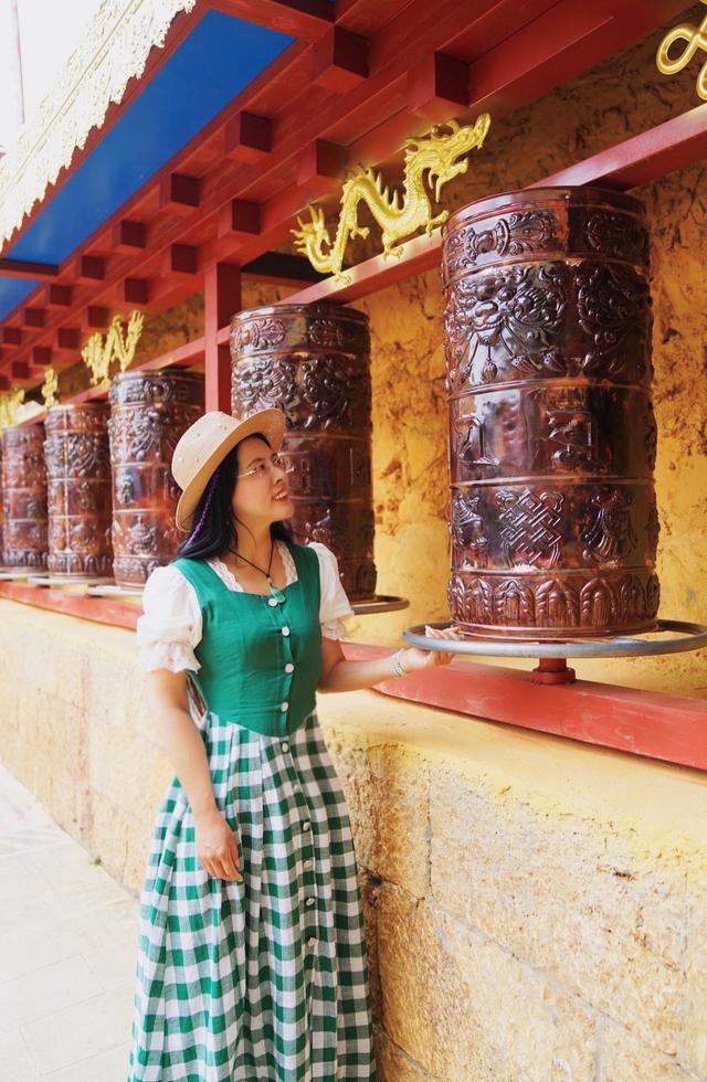 云南布达拉宫简介,云南小布达拉宫主要什么民族