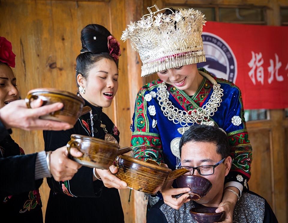 贵州千户苗寨大妈跳舞,贵州千户苗寨真实视频