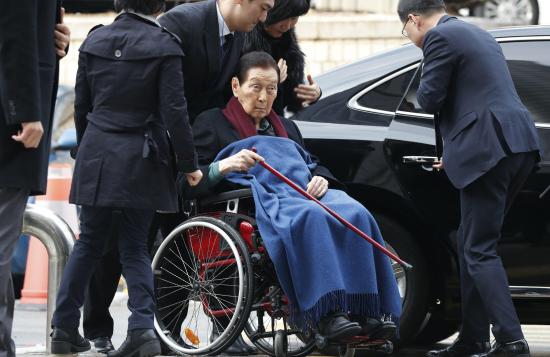 操控总统，玩弄女星，公然支持部署萨德，韩国财阀乐天有多嚣张