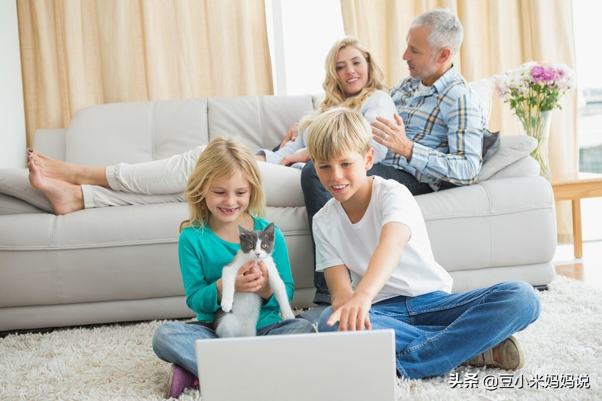 初中女生早恋家长怎么沟通和对付,女儿早恋需要跟男方家长沟通吗