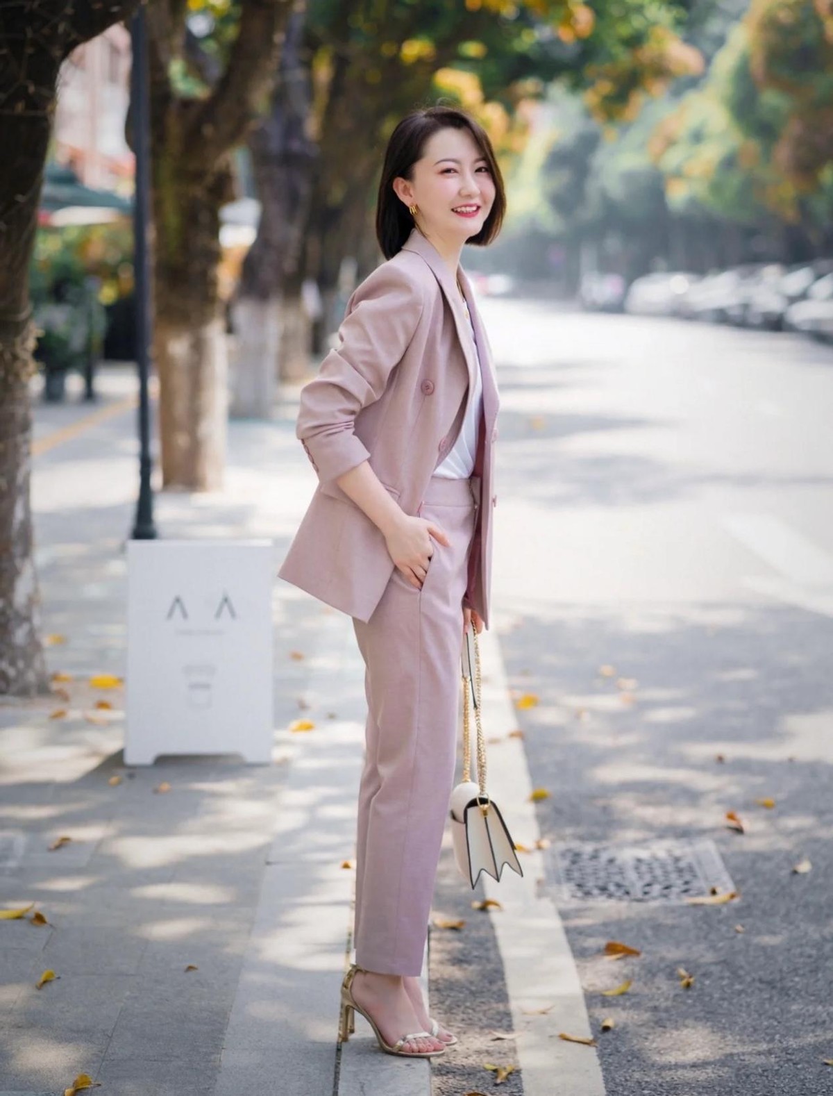 建议扔掉这几样破损变形的拖鞋,扔掉的棉拖鞋