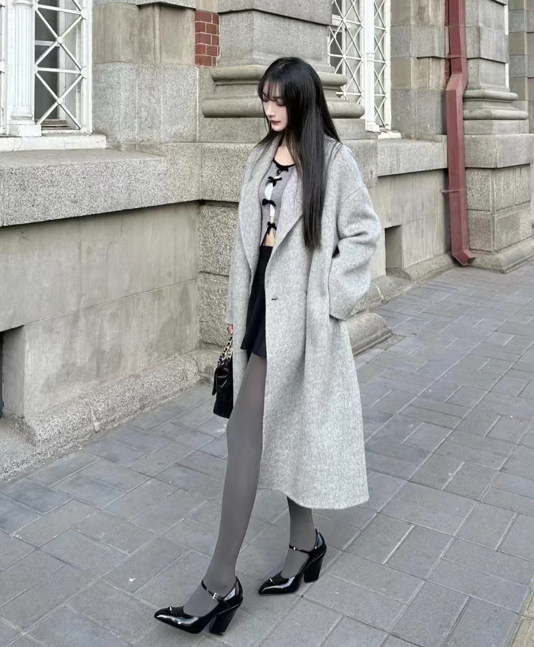 中款深灰色大衣怎么搭配好看,maxmaralabbro灰色大衣