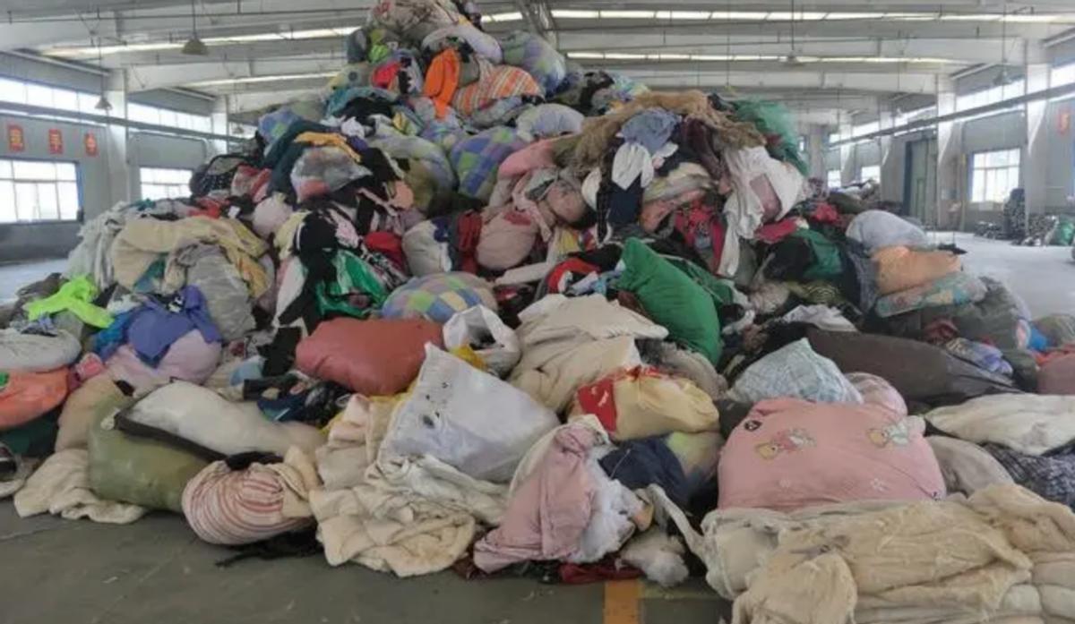 中国旧衣服被非洲人哄抢,一天卖掉20万!女式内衣最受当地人欢迎