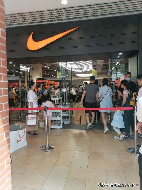 阿迪达斯耐克折扣店加盟相关介绍,耐克阿迪达斯折扣店前景如何