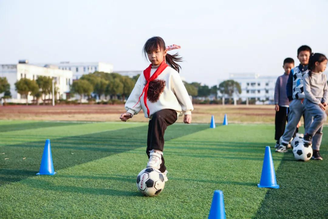 如皋市高明学校:秉承红色老区光荣传统,高明足球勇争一流