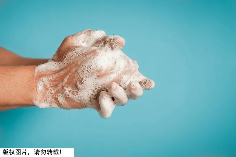 用酒精消毒能防止新冠,酒精消毒液喷食物上杀新冠