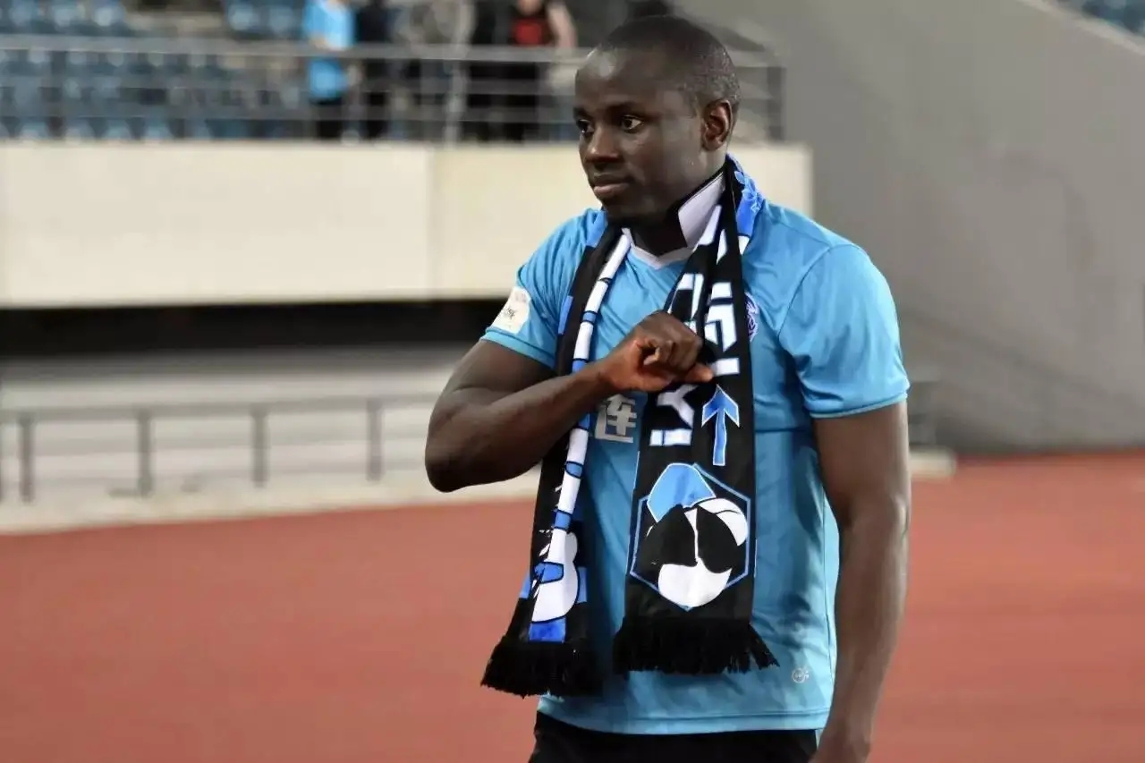 穆谢奎：打篮球出身的大连人队史第一射手，35岁还在中超名列前茅