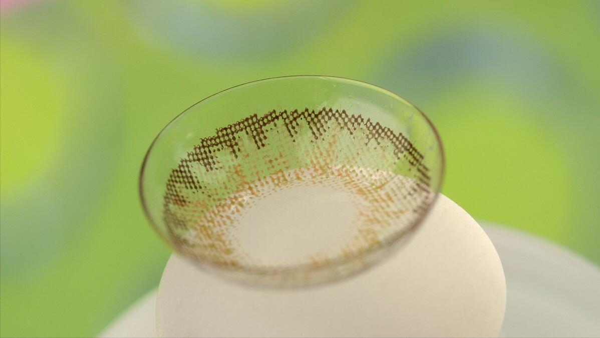 隐形眼镜到底怎么戴的视频,过期隐形眼镜能戴吗