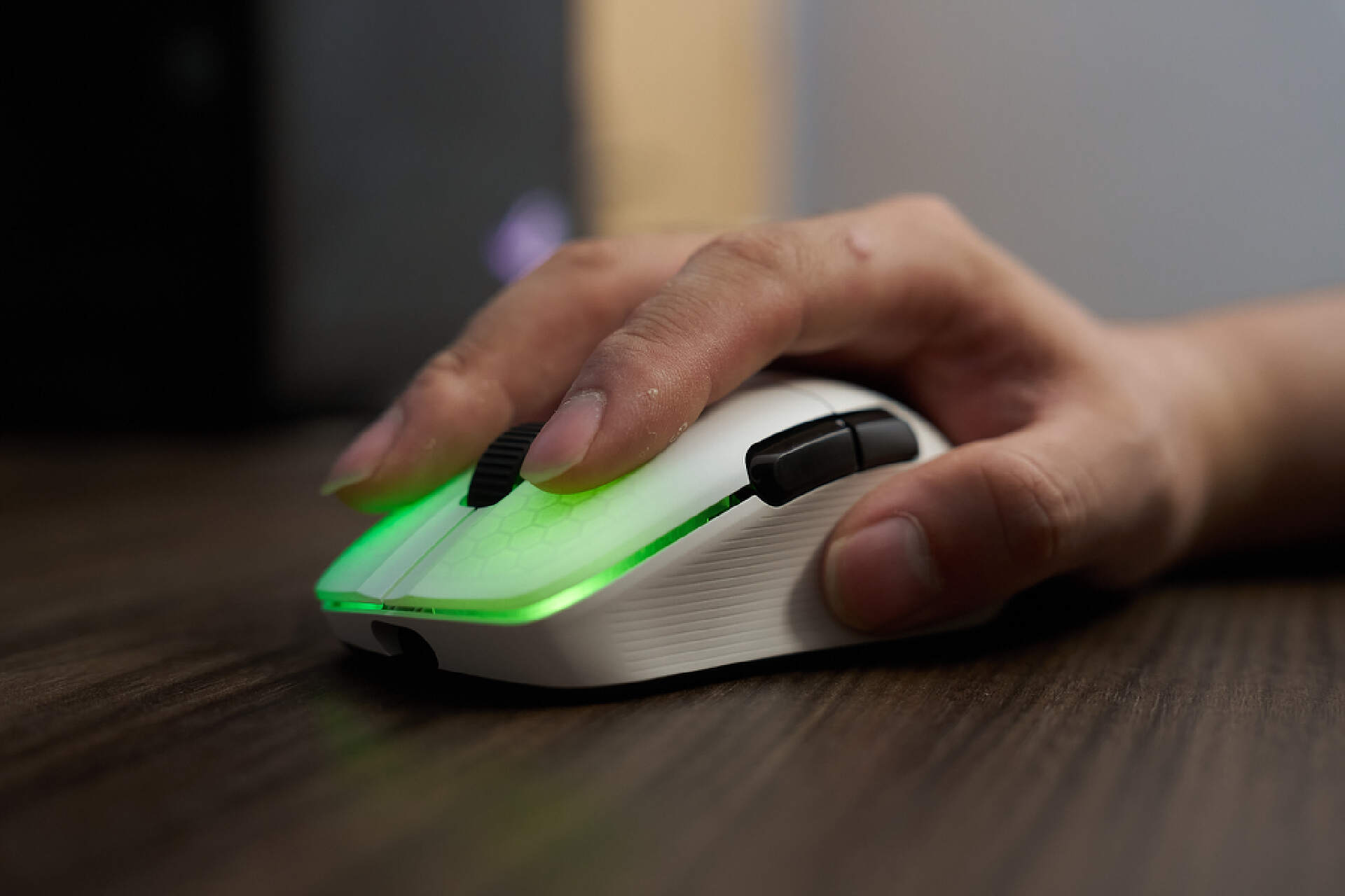 便宜鼠标和电竞鼠标外观对比,精选五款无线鼠标百元性价比之选