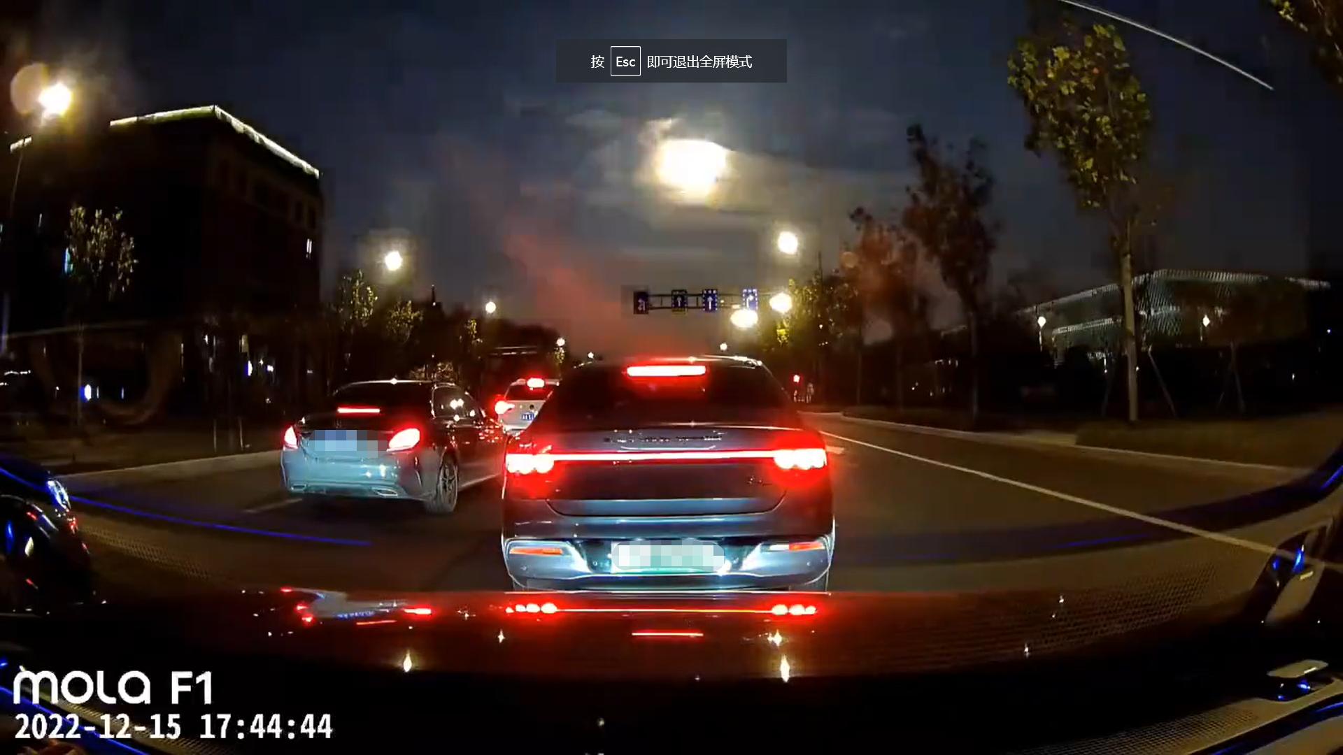 直径十五公里陨石坠落的瞬间,杭州天空疑现陨石为什么这么亮