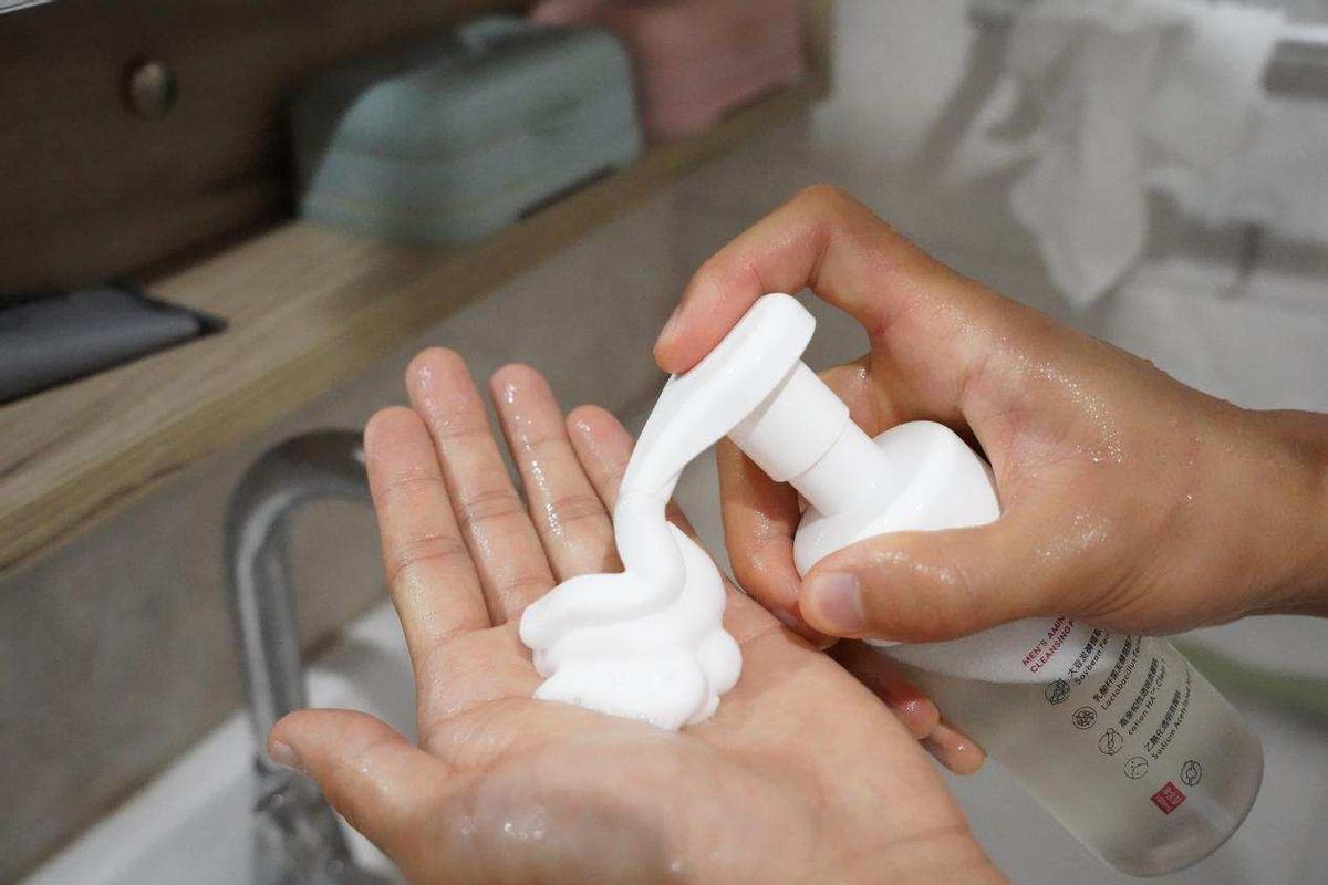 适合青春期男孩用的洁面产品,男孩子洁面