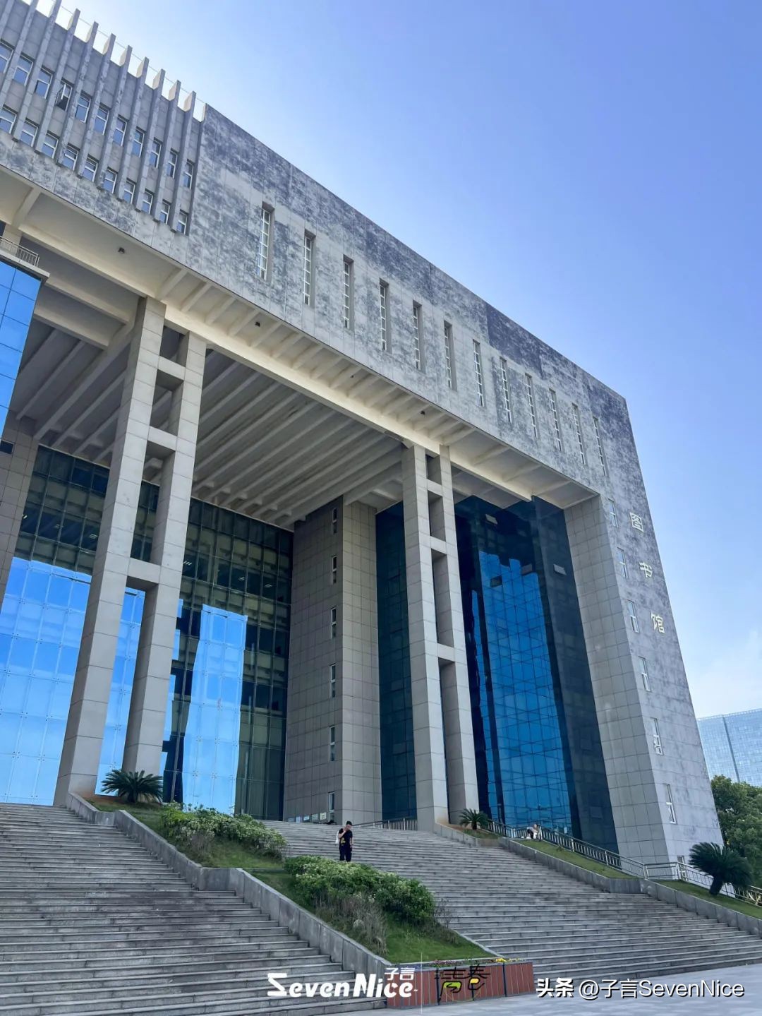 江西现代学院真实感受,江西现代学院最新信息