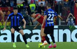 红色的战狼！穆里尼奥输球却自豪:断腿打封闭，他们是真男人！