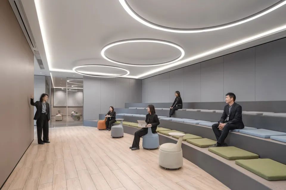 小户型办公室加展厅装修,合肥复式办公室装修