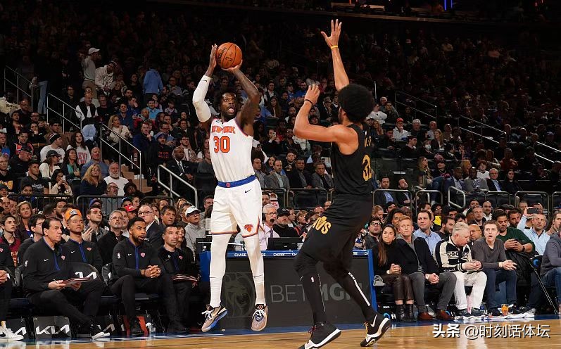 库里三节11记三分惊呆kd,穿30号打篮球