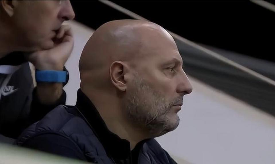 周琦帮韩德君,广东男篮周琦训练视频