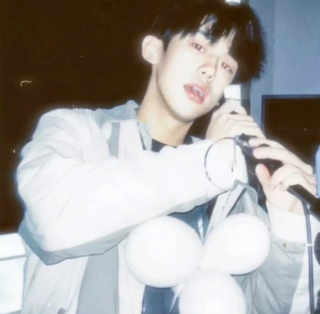 氛围感男生头像真人戴耳机,氛围感男生头像成熟稳重高清