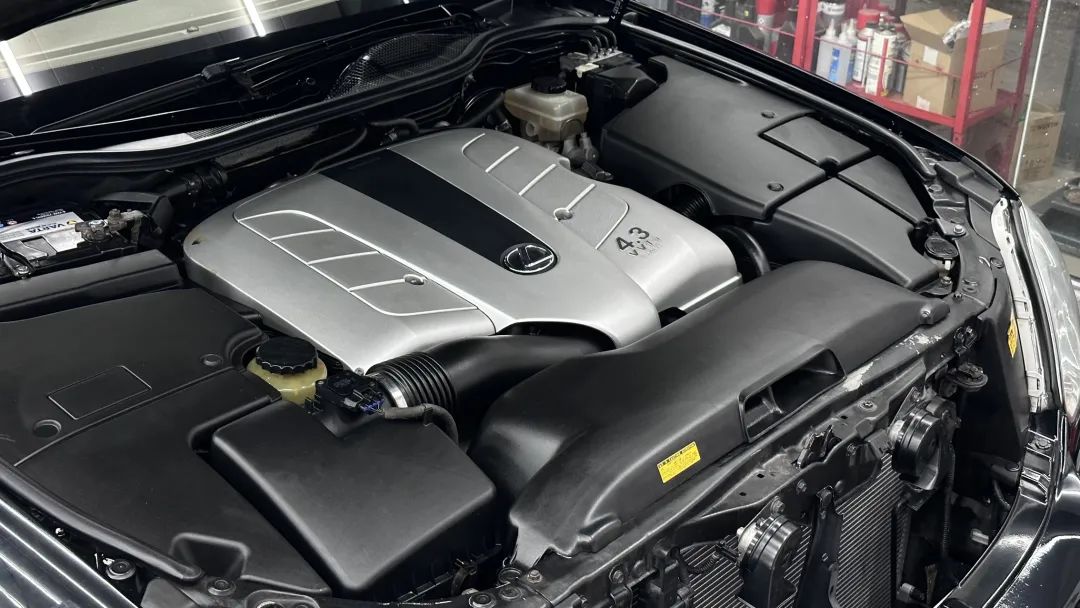 大哥12万买2005年售价100万的凌志LS430，含泪又花10万翻新才能开