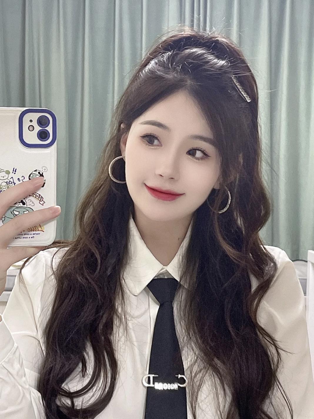 今年冬天流行显脸小的新款发型,今年流行的冬季发型减龄