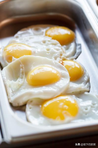 煎鸡蛋油老是乱溅怎么办,煎鸡蛋怎么避免油爆