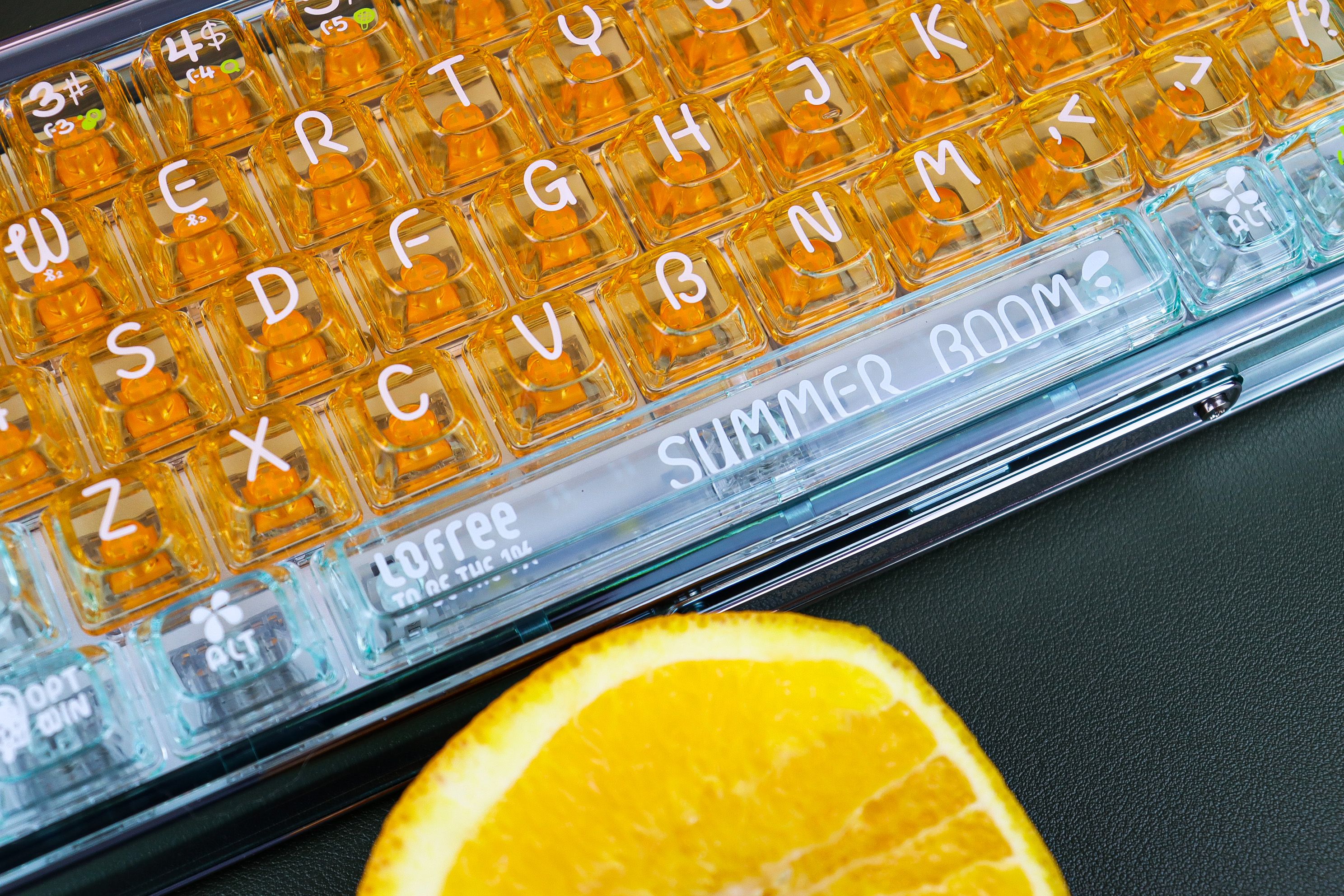 一千块，透明键盘，将手上那2平方做成工艺品的理念，我只爱洛斐