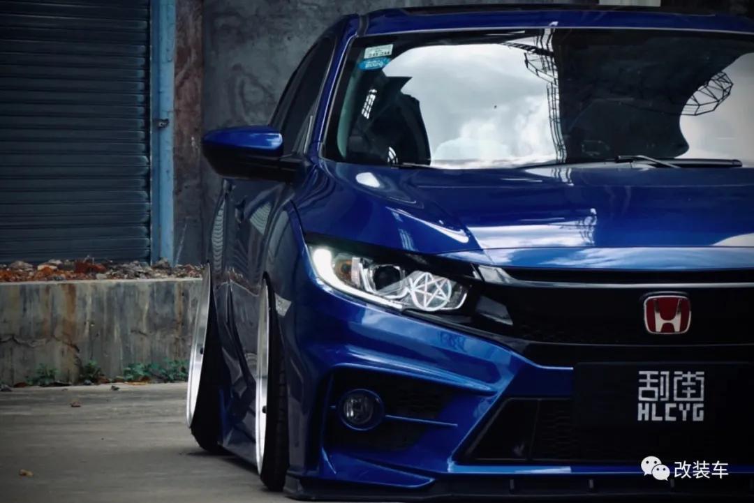 十代思域樱花粉低趴姿态,十代思域炫动蓝低趴姿态