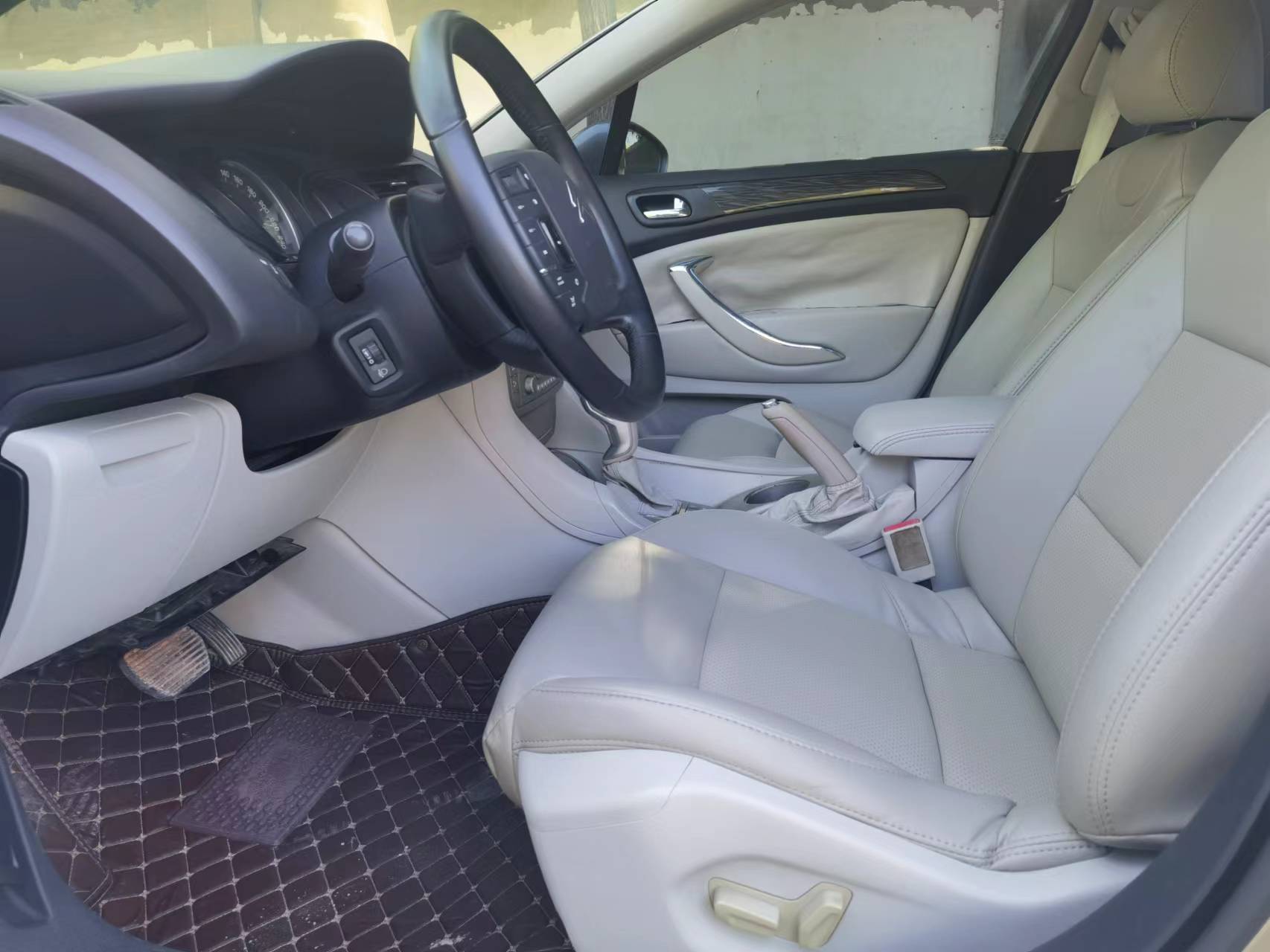 11年的雪铁龙c5还值得买吗,2.0的雪铁龙c5值得买吗