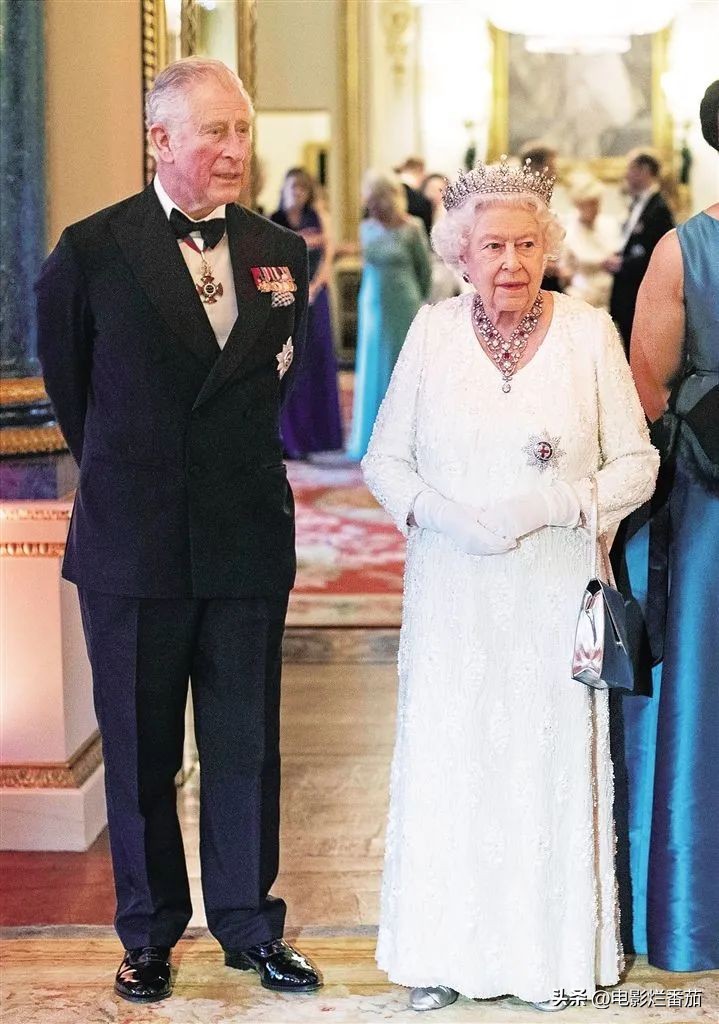 英国女王究竟有多少珠宝,英国女王有多少件珠宝