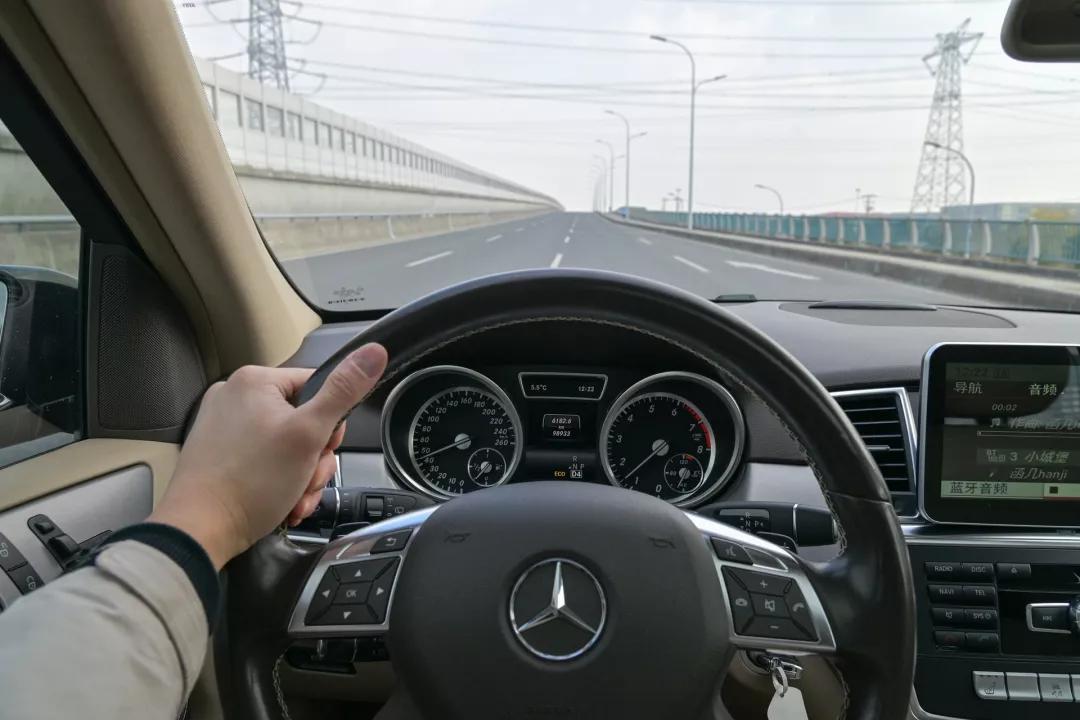 二手奔驰ml320改新款,二手奔驰ml320一年费用