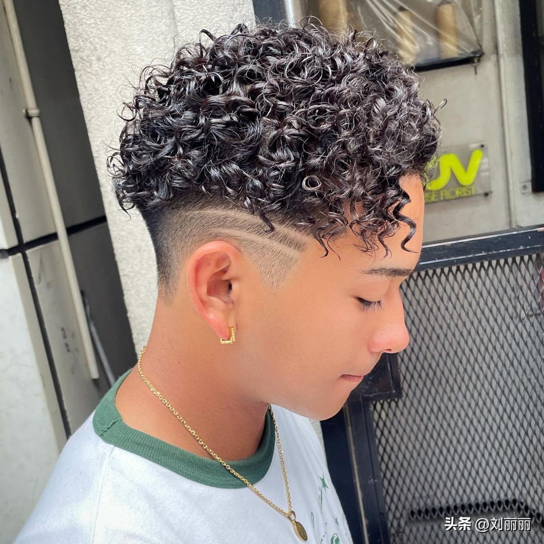 男士短发精神阳光发型,中年男士看起来精神的短发发型