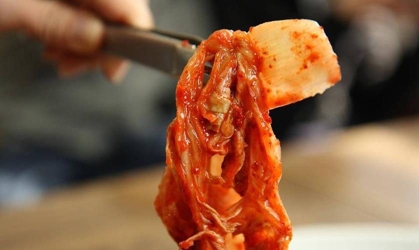 一颗白菜90元，韩国面临泡菜危机，山东小镇掌控韩国人泡菜自由