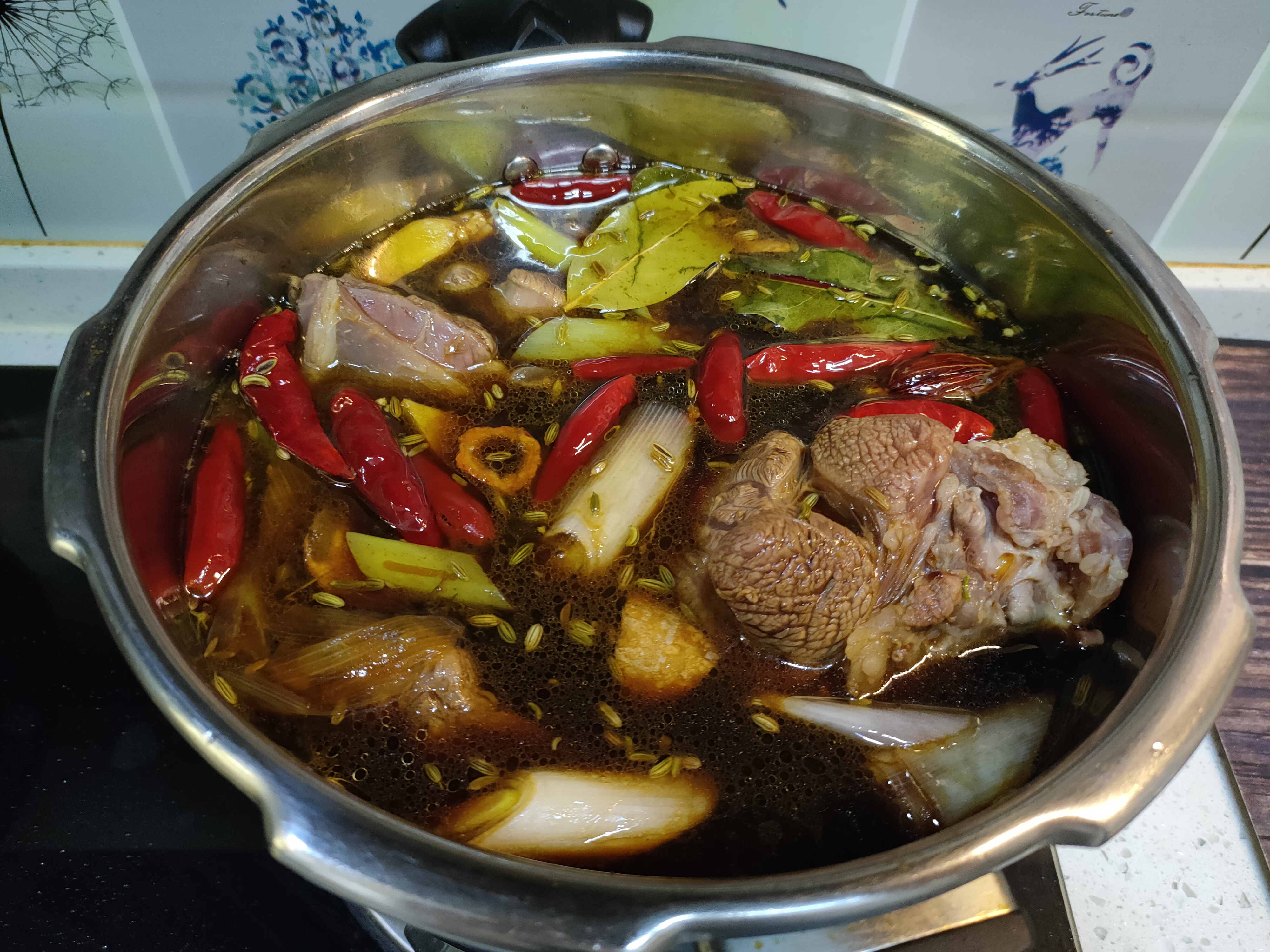 做酱牛肉正宗的焯水做法,酱牛肉炒散花