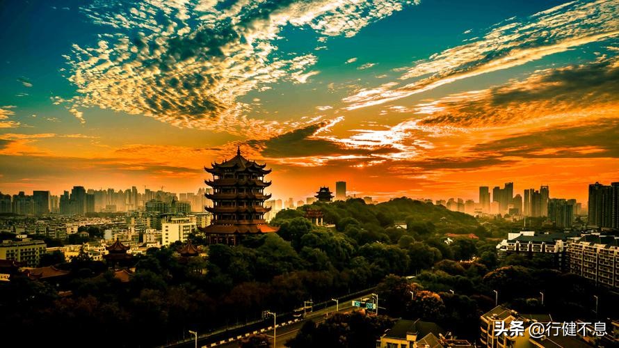 关于中国古代三大名楼的诗句,描写四大名楼的经典古诗名句