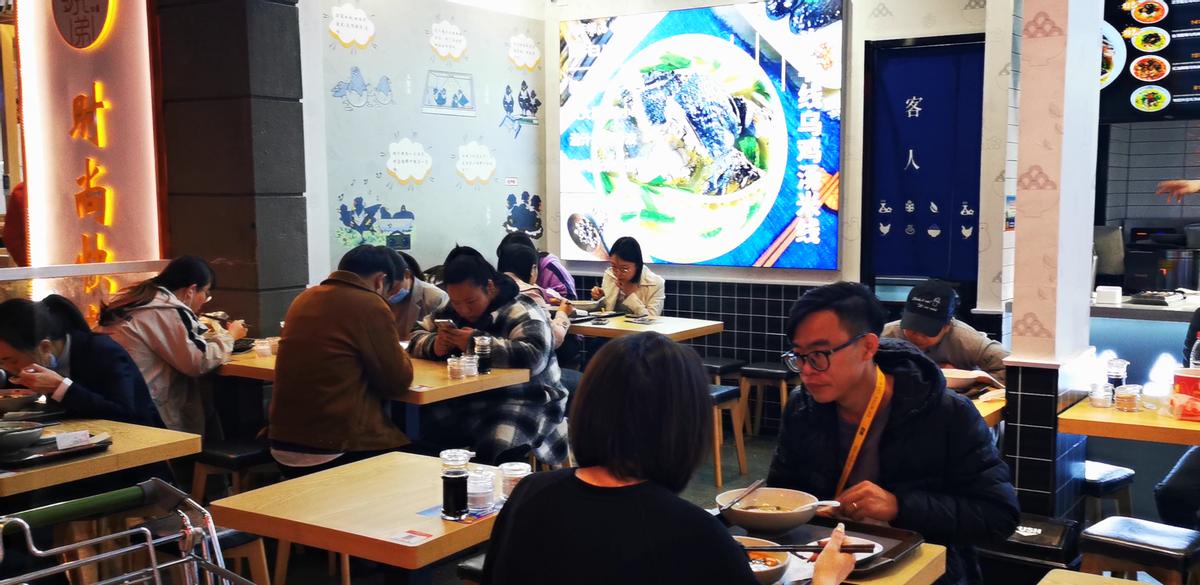 10元米线一年赚多少钱,一碗米线多大利润