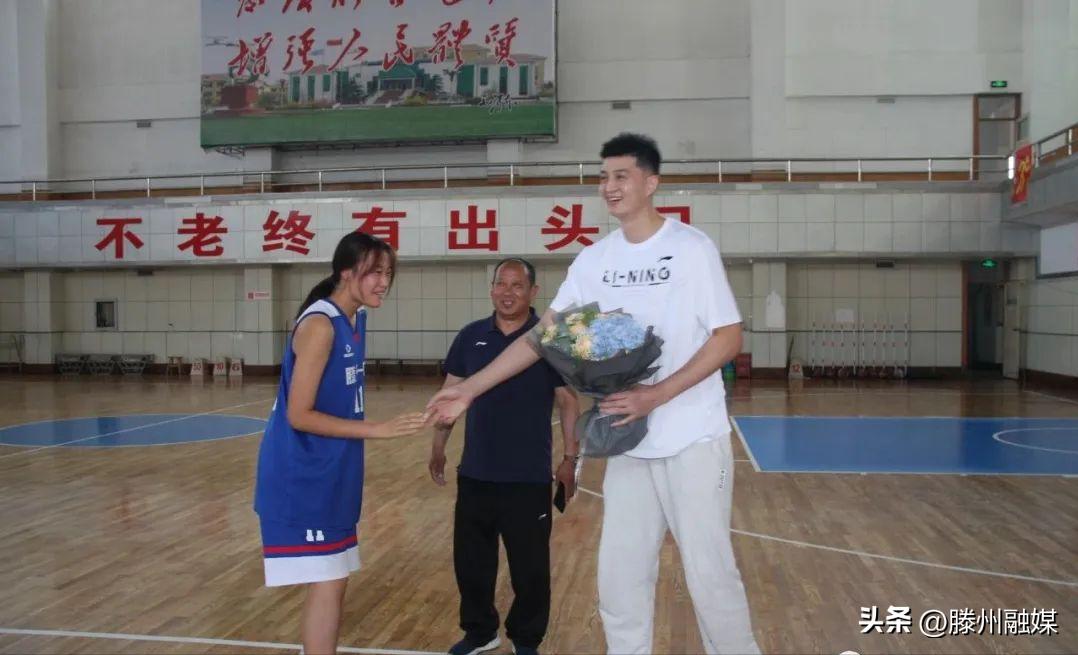 俞长栋重回母校,俞长栋枣庄