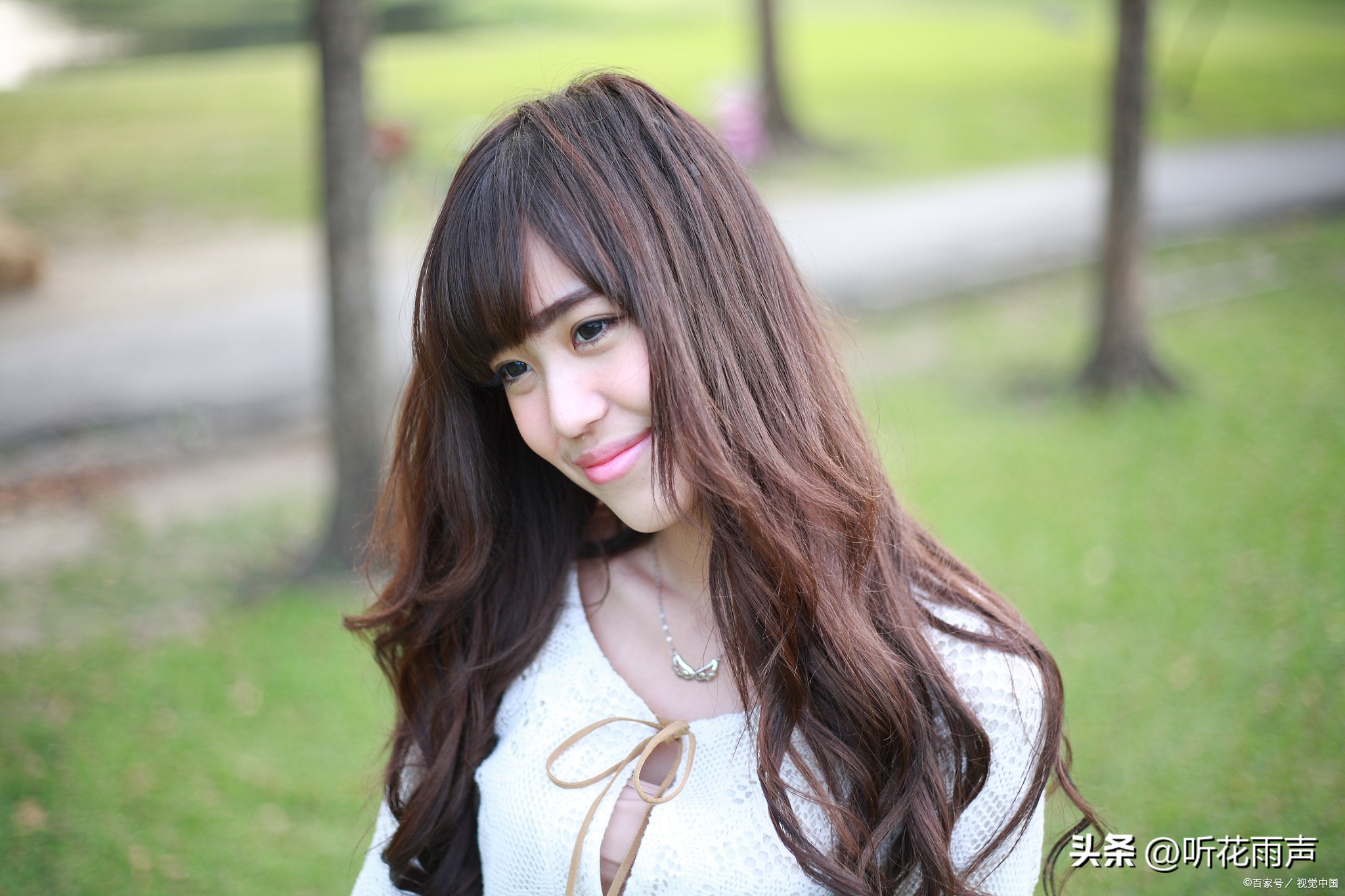 女人暗示喜欢你才会说这几句话,女人偷偷给你一个暗示