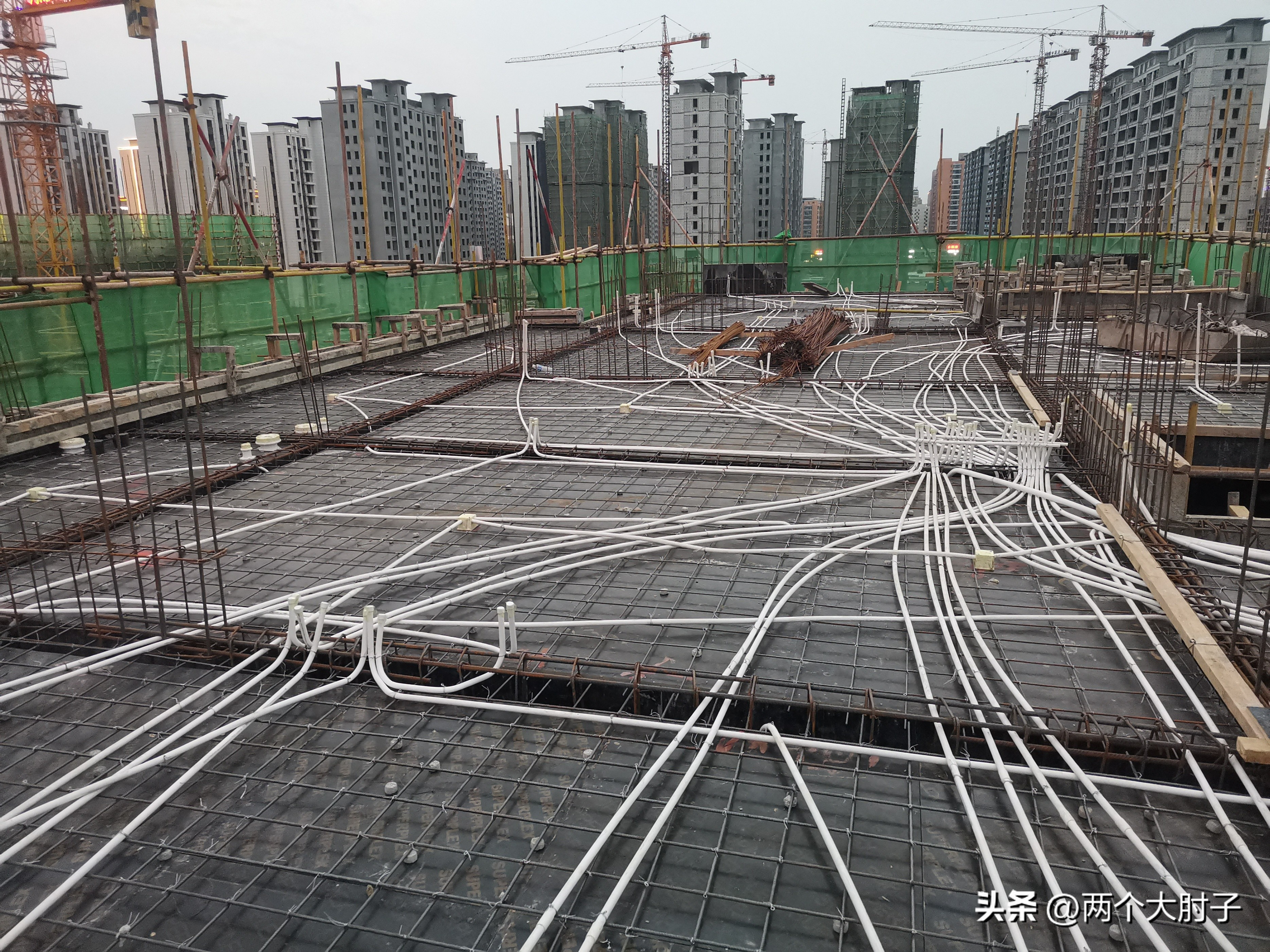 楼顶楼板裂缝,楼板裂缝控制