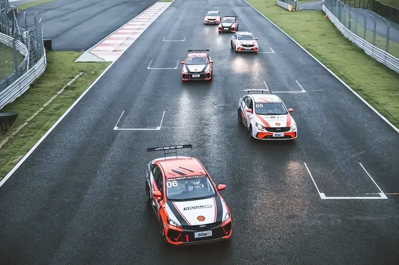 披荆斩棘的陈小春听不懂规则,披荆斩棘陈小春输还是赢