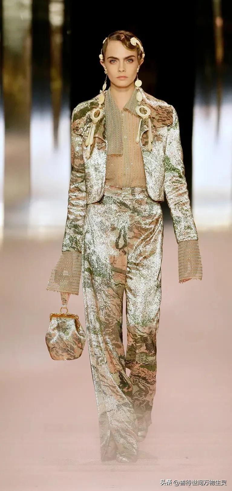 英国超模卡拉迪瓦伊,英国超模卡拉迪瓦伊海边