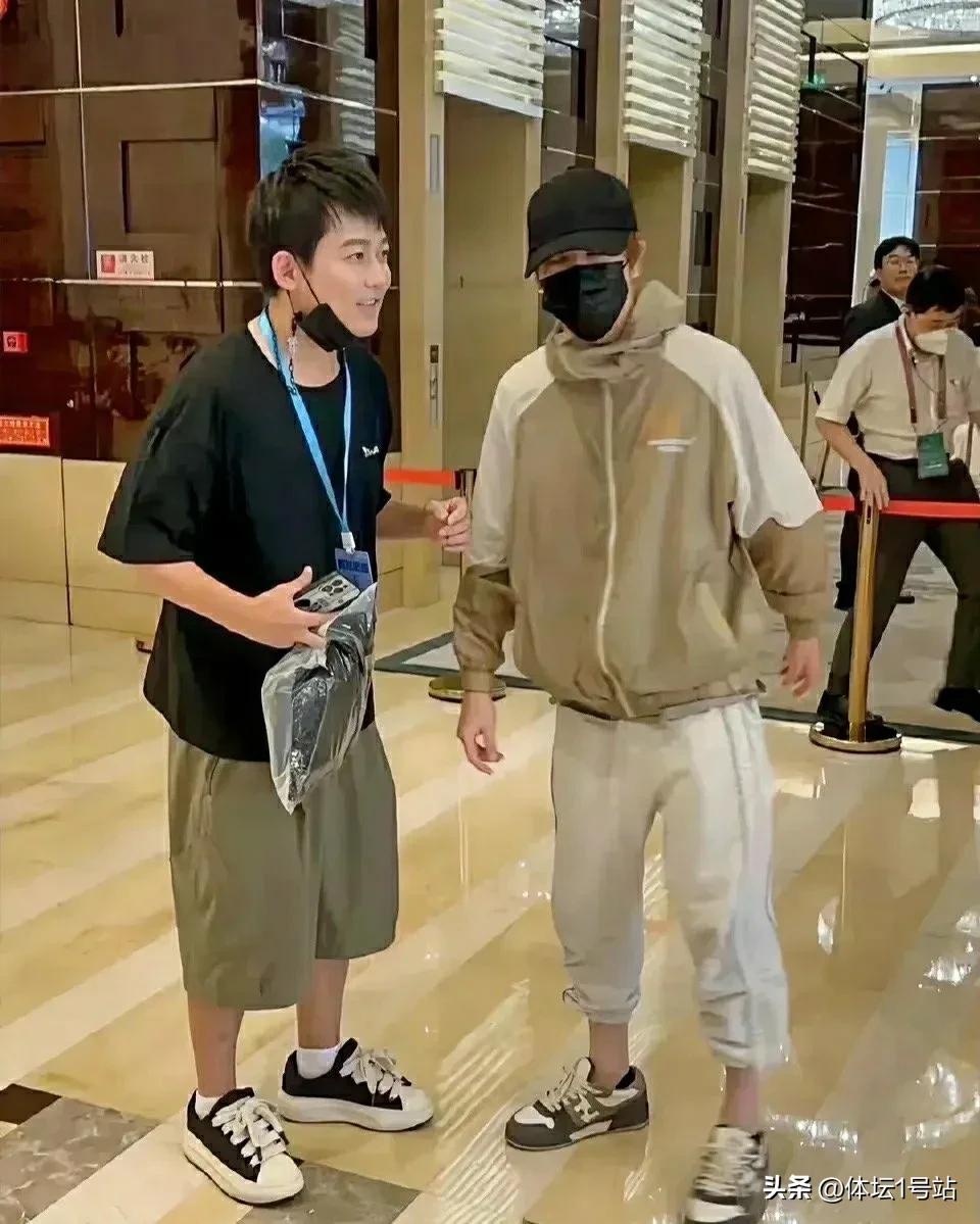 苏醒是怎么混到梅西合影的,苏醒为了梅西能夺冠有多拼