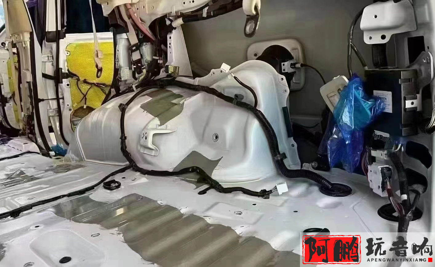 深圳兰德酷路泽音响改装升级,乌鲁木齐兰德酷路泽音响改装