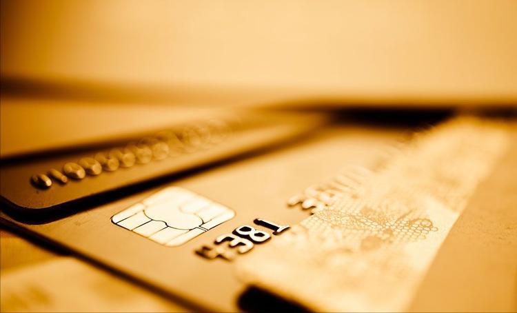 民法典中信用卡逾期,信用卡违约金有法律规定吗