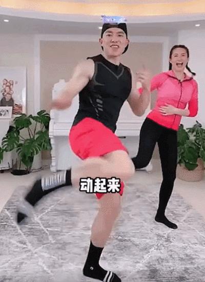 vivi接受采访为什么选择刘畊宏,vivi评价刘畊宏