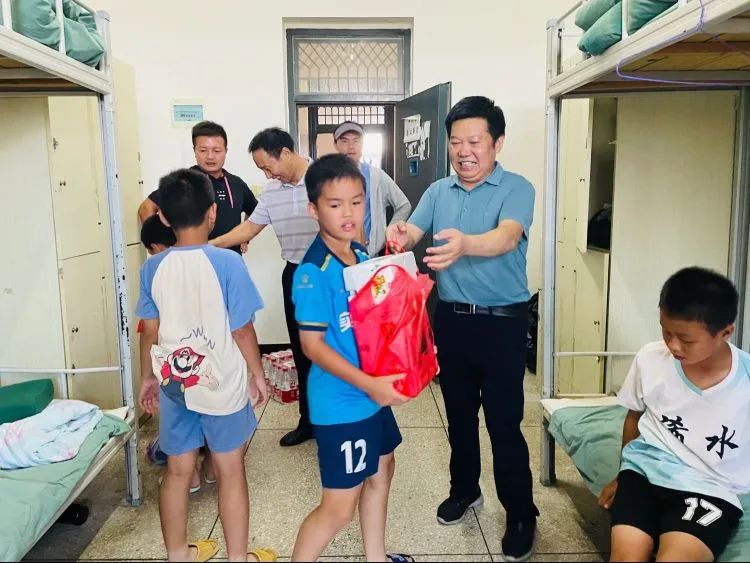 浠水县第二实验小学教联体,浠水县小学生足球开赛