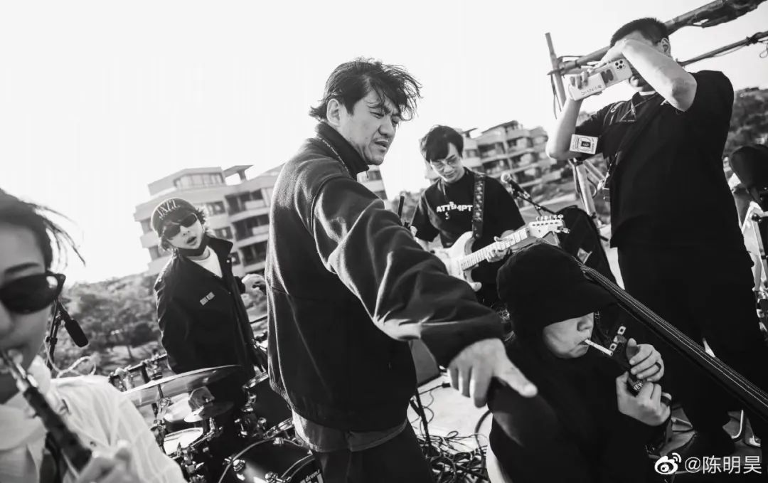 10年不接戏,他47岁靠配角走红,被赞“天才演技”!