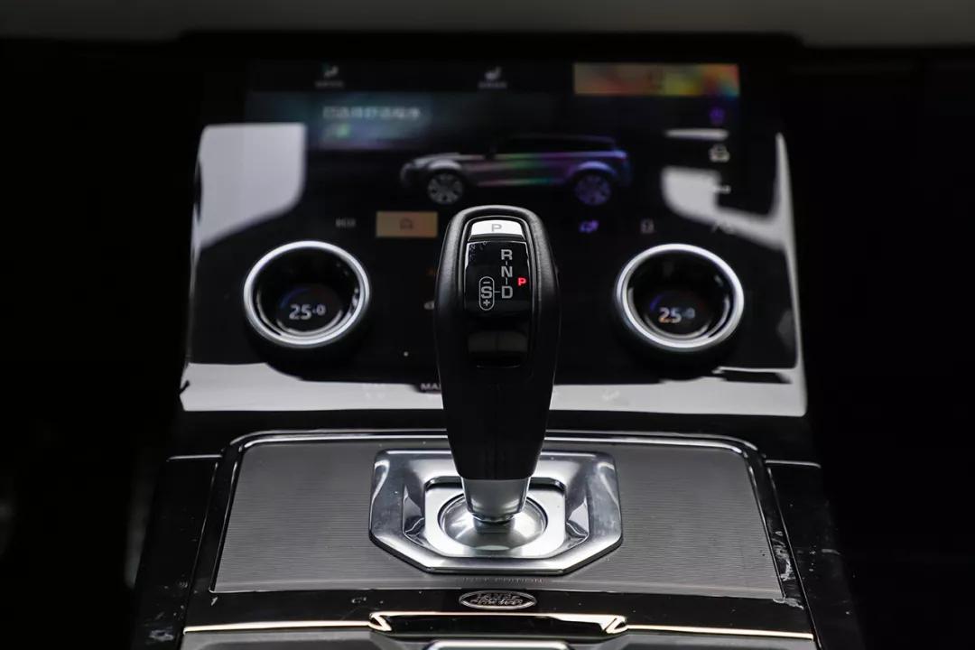 揽胜极光全系车型,路虎揽胜极光l混动三缸怎么样