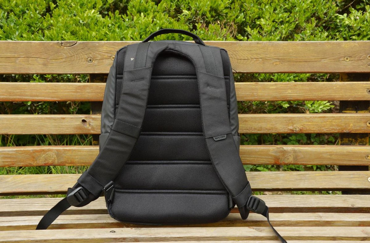 享受轻奢的都市出行，INCASECity商务通勤包让收纳变得更高效