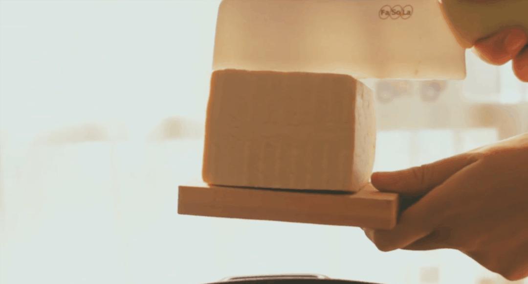 给“脱发人士”指条明路!权威研究:大豆饮食可改善毛囊