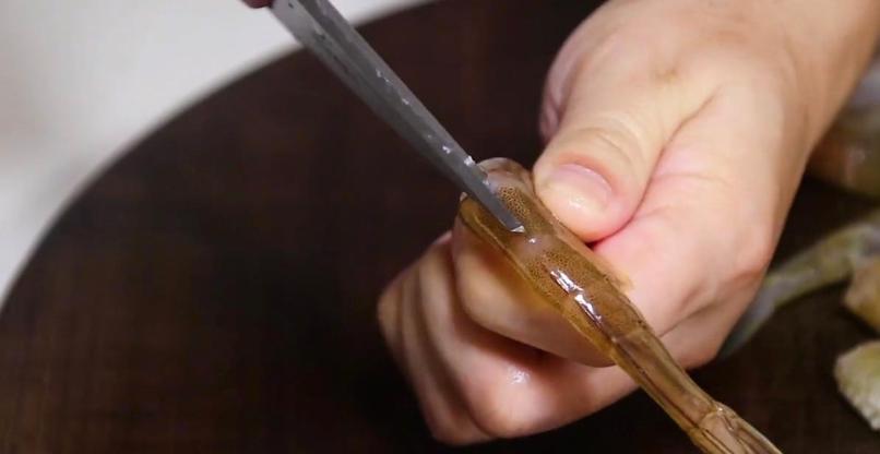 正宗蒜蓉大虾的做法简单,蒜蓉大虾配米饭