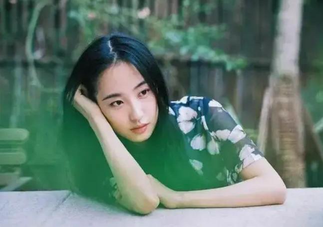 一个人越过越好的迹象是什么,一个人越过越差的表现